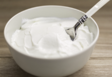 Yogurt: che cos'è, proprietà, tipologie e come farlo in casa