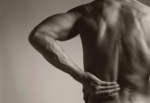 Mal di schiena lombare: cos'è, cause, sintomi e possibili cure