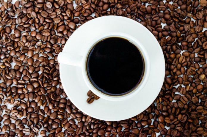 Caffè decaffeinato: che cos'è, proprietà, valori nutrizionali e controindicazioni