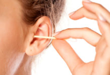 Acqua nelle orecchie: che cos'è, cause, sintomi e possibili cure