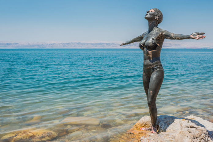 Fanghi del Mar Morto: cosa sono, a cosa servono, proprietà e controindicazioni