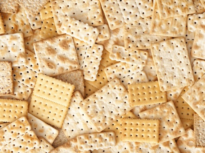 Crackers: cosa sono, proprietà, valori nutrizionali e tipologie