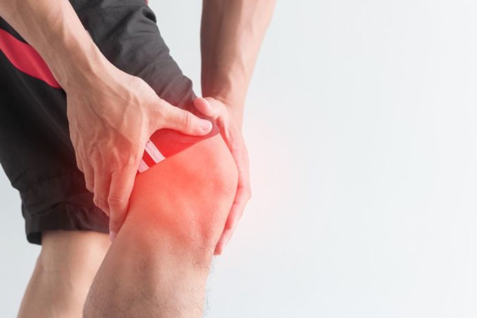 Dolore al ginocchio: che cos’è, cause, sintomi, diagnosi e possibili cure